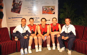 CF Aéro Montluçon 7 mai 2004. Le trio Gaëlle-Spinou-Marine et les entraîneurs Milou et Mag